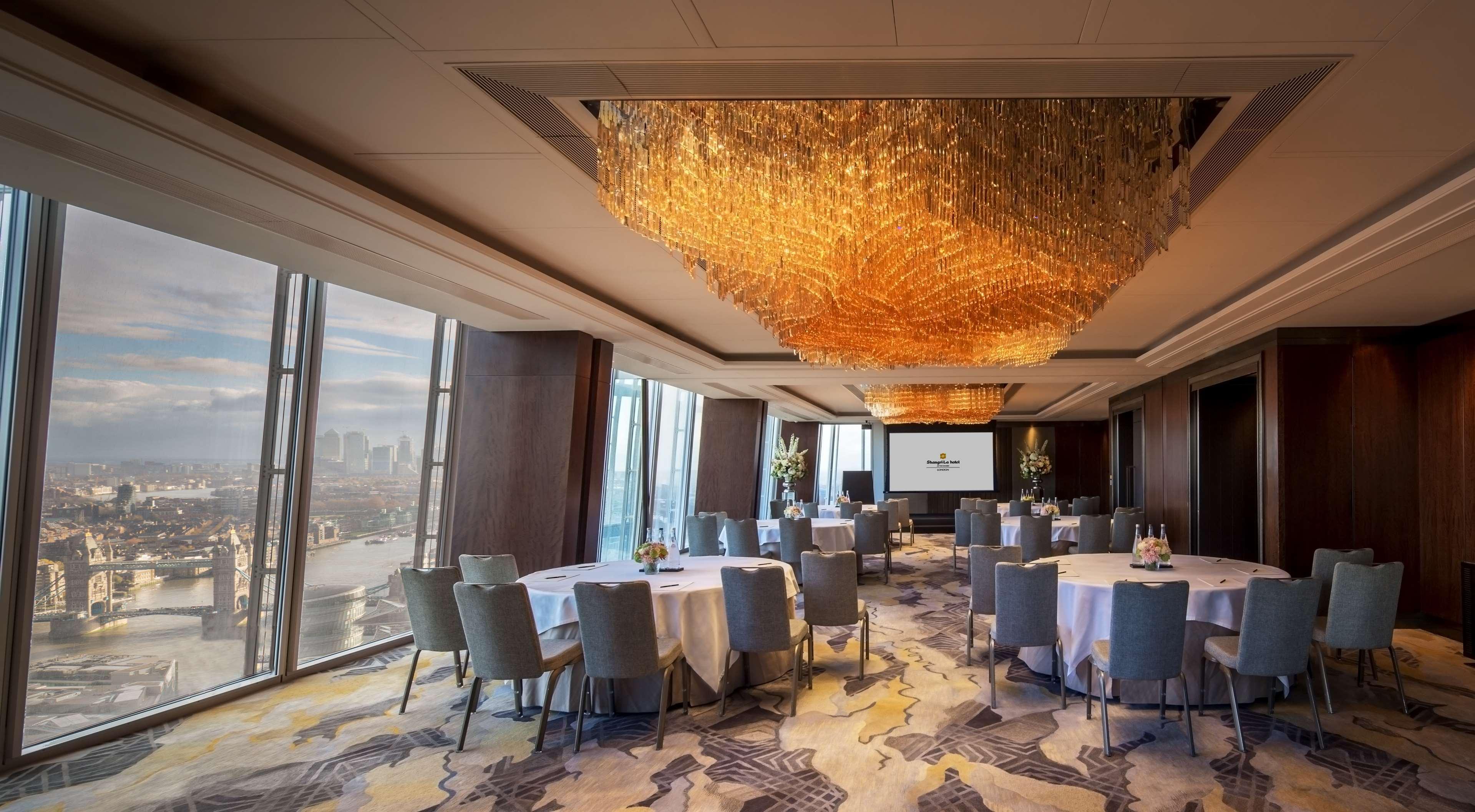 Shangri-La The Shard, ลอนดอน ภายนอก รูปภาพ The meeting room at The Shard