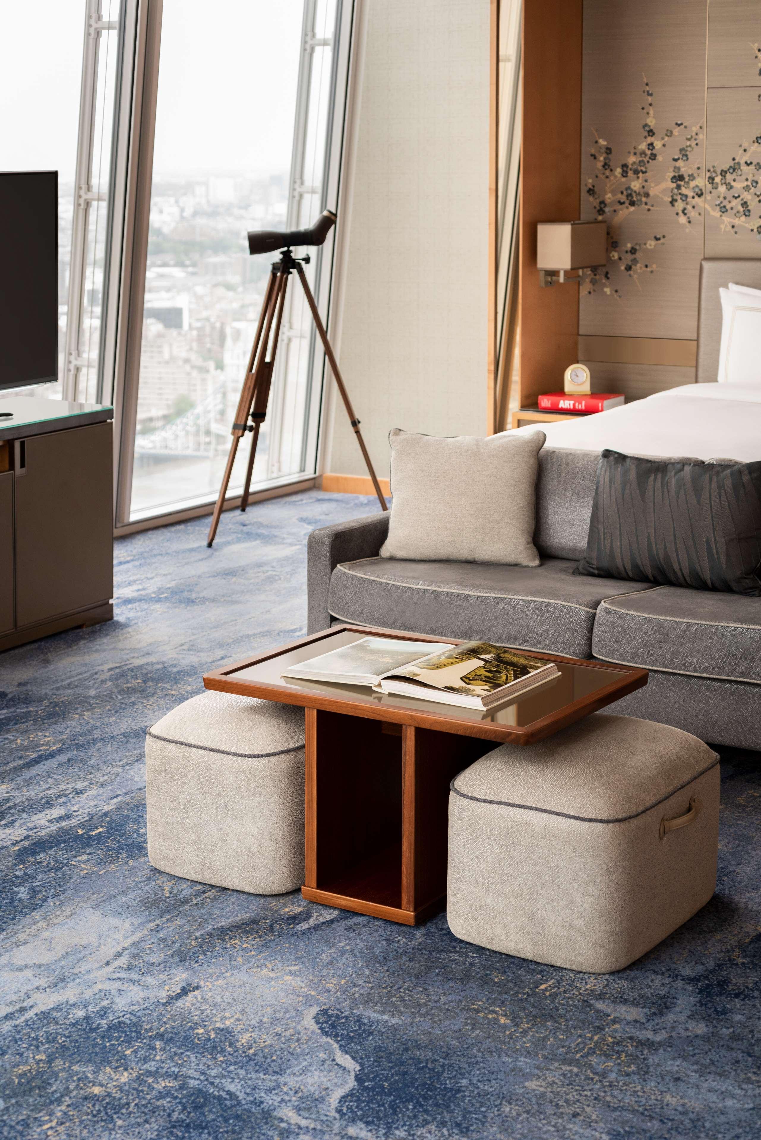 Shangri-La The Shard, ลอนดอน ภายนอก รูปภาพ A room at the hotel